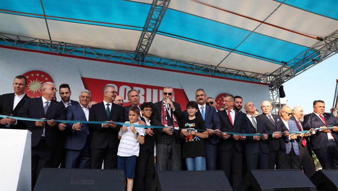 Bakanımız Mahmut Özer, Çorum'da Cumhurbaşkanı Sn. Recep Tayyip Erdoğan'ın Katılımıyla Düzenlenen Toplu Açılış Törenine Katıldı.