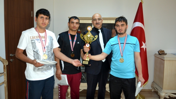 Özel Eğitim Meslek Lisesi İşitme Engelli öğrencilerimiz Türkiye Şampiyonu Oldular.