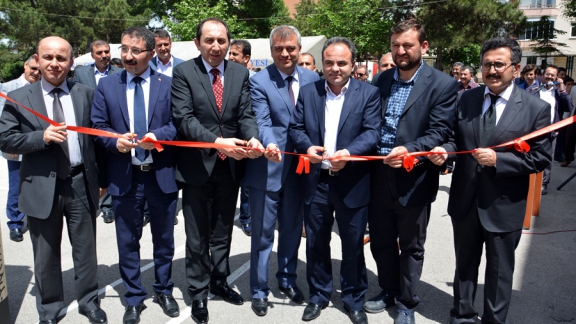 Anadolu İmam Hatip Lisesi TUBİTAK 4006 Bilim Fuarı Açıldı