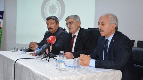 Halkla Buluşma ve Huzur Toplantısı Dr. Sadık Ahmet Ortaokulunda Yapıldı.