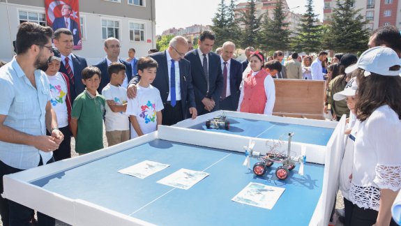 Dumlupınar Ortaokulu Tübitak 4006 Bilim Fuarı ve Botanik Bahçe Açılışı Yapıldı