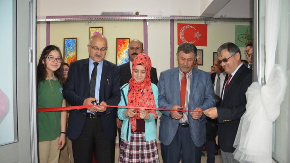 TOKİ Şehit Şükrü Özyol Ortaokulu TÜBİTAK 4006 Bilim Fuarı Açıldı