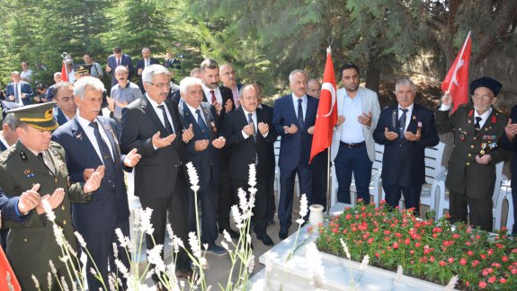 15 Temmuz Demokrasi ve Milli Birlik Gününde Şehitlik Ziyareti  Yapıldı