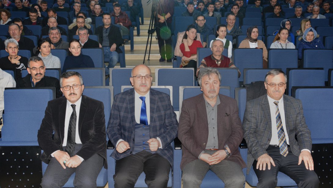 Prof. Dr. Necati CEMALOĞLU Lider Öğretmen Konferansı Verdi