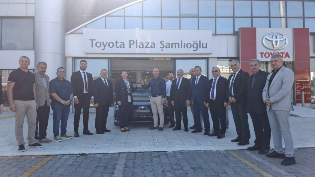 Toyota Otomotiv Sanayi Türkiye A.Ş.'den Şehit Emin Güner Mesleki ve Teknik Anadolu Lisesine Hibe Araç Desteği