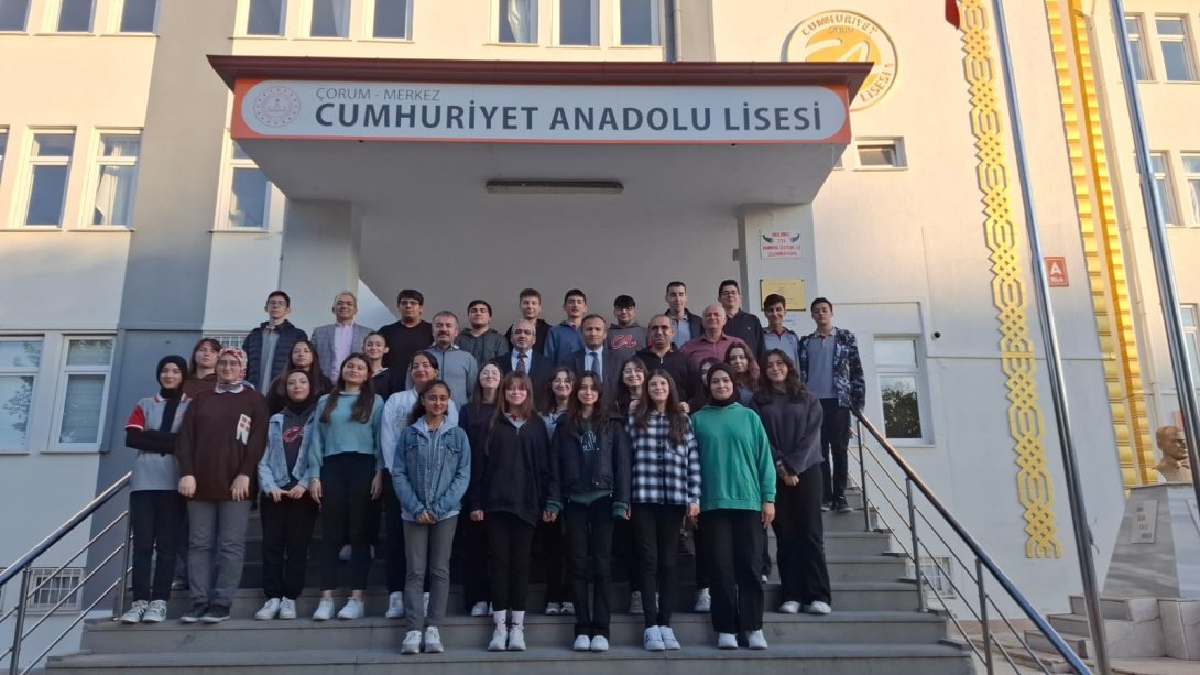 Milli Eğitim Müdürümüz, Cumhuriyet Anadolu Lisesinde Öğrenciler İle Kahvaltıda Buluştu